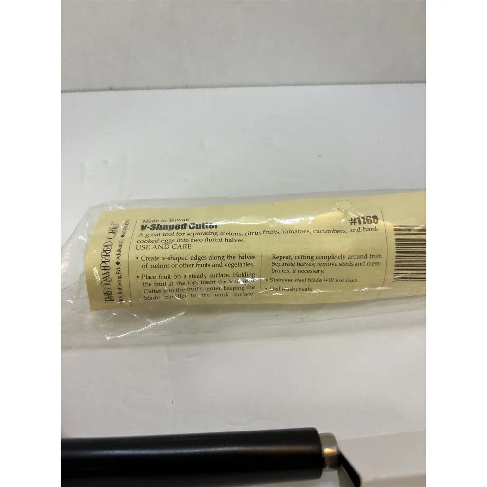 Pampered Chef V-Shaped Cutter #1160 NEW Fruits Vegetables Stainless Blade Knife